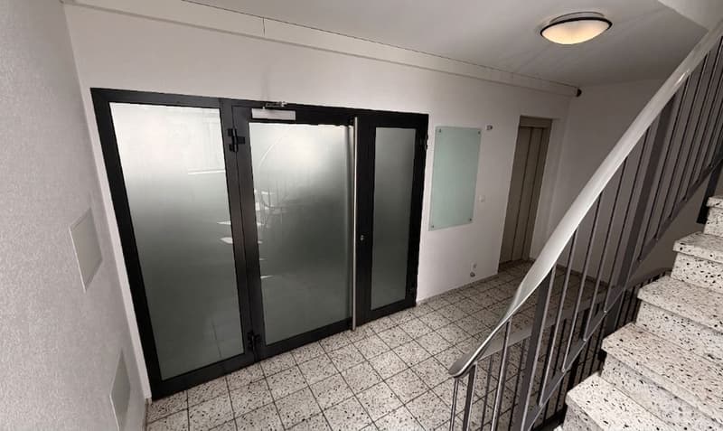 Ampio ufficio e spazio commerciale nel cuore di Liestal (3)