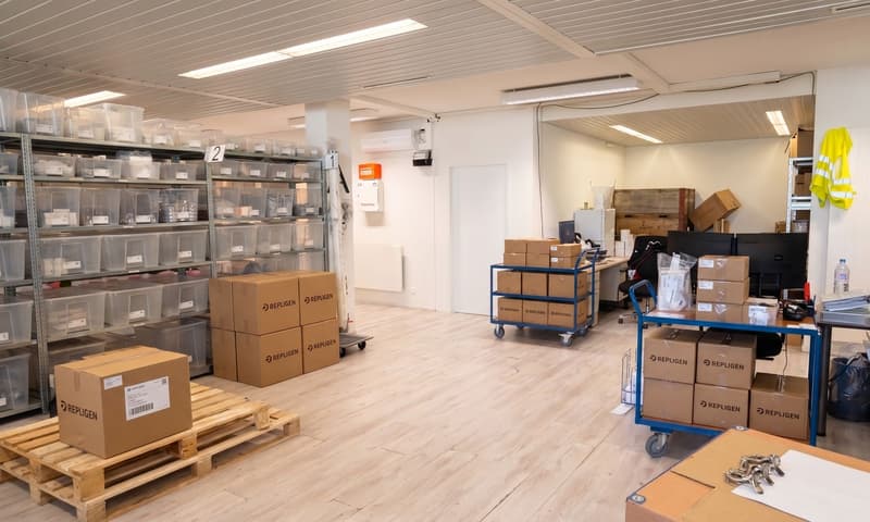 Ampio spazio in affitto in posizione centrale (10)