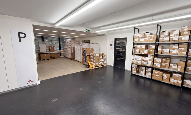 Versatile usable rooms in a central location (10)
