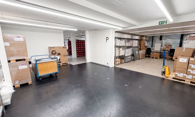 Versatile usable rooms in a central location (9)