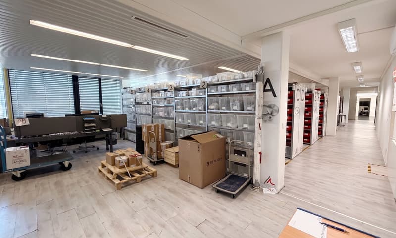 Versatile usable rooms in a central location (4)