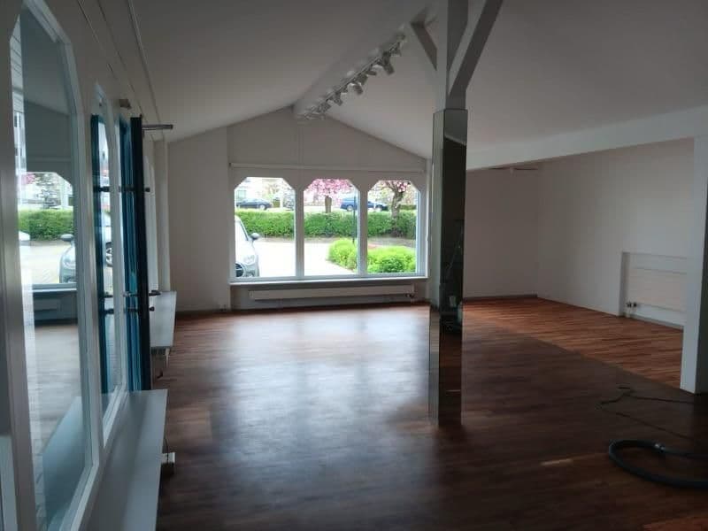 Beautiful sales area for rent in Embrach (3)