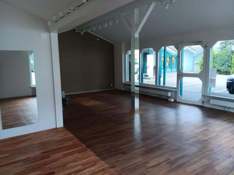 Beautiful sales area for rent in Embrach (4)