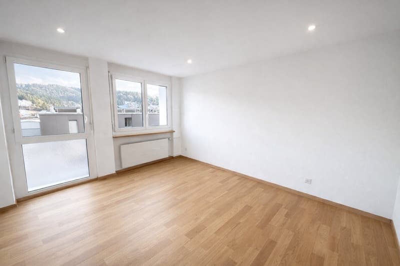 Geräumige 4.5-Zimmer-Wohnung im Herzen von Le Locle (3)