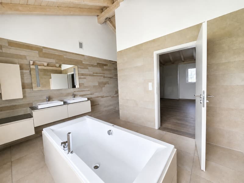 Splendid individual villa with 7.5 rooms, wellness area and pool (16)