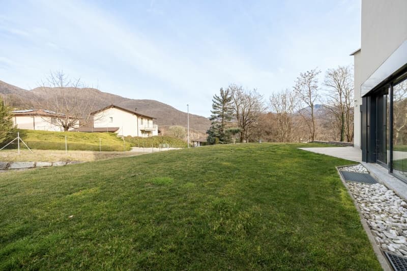 Modern single-family house with 6 rooms (12)