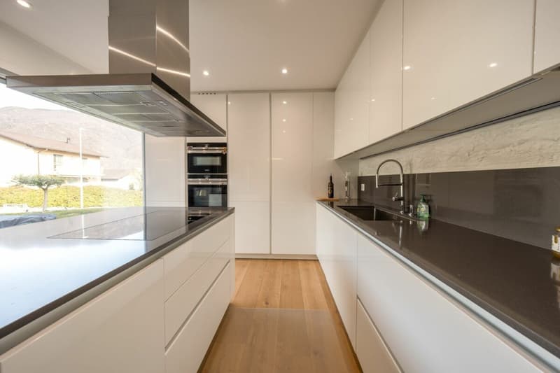 Moderna casa unifamiliare da 6 locali. (3)