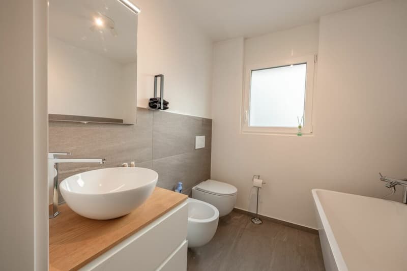 Moderna casa unifamiliare da 6 locali. (6)