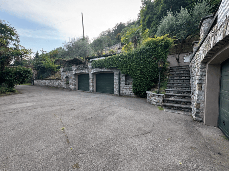 Splendida villa mediterranea con piscina e grande giardino (3)