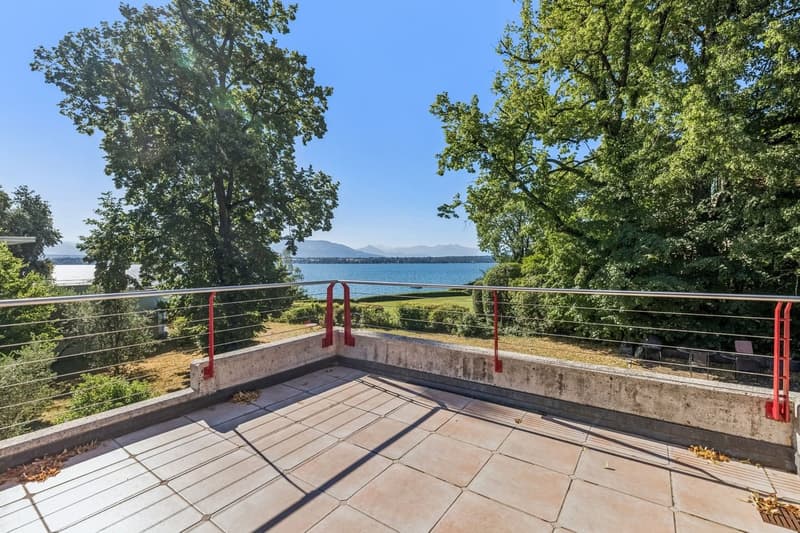 Une propriété de caractère avec vue sur le lac (3)