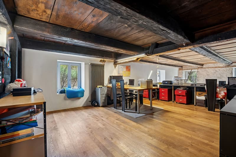 Charming 5.5-room semi-detached house in Küttigen (2)