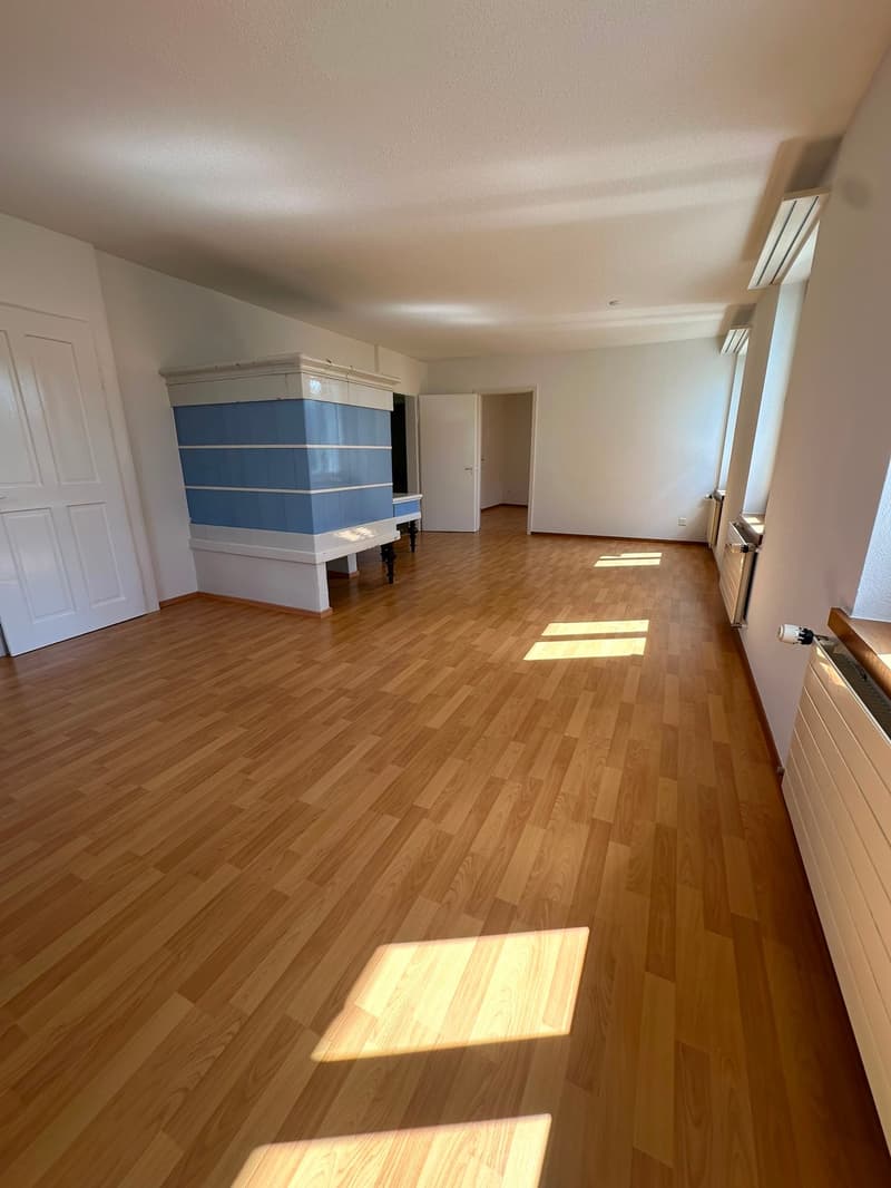 Appartamento di 3,5 locali luminoso in una zona tranquilla a Suhr (4)