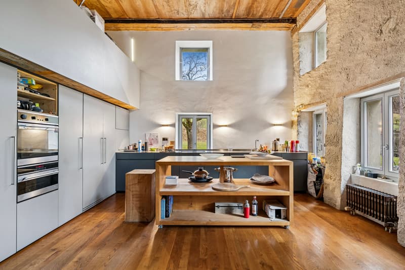 Charming 5.5-room semi-detached house in Küttigen (2)