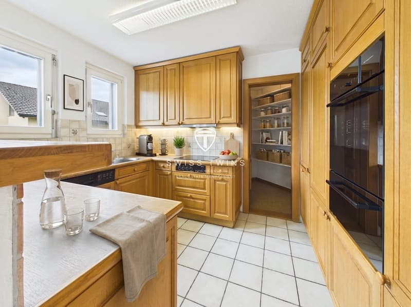 Exklusive 6.5-Zimmer-Dachmaisonette mit Wintergarten & privatem Dachgarten in Cham (8)
