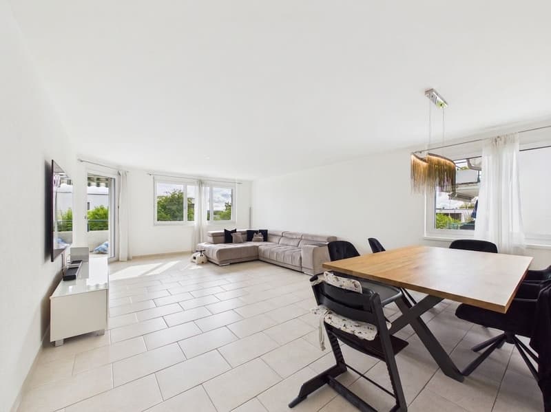 Appartamento di 4.5 locali con grande terrazza in affitto a Winkel (7)