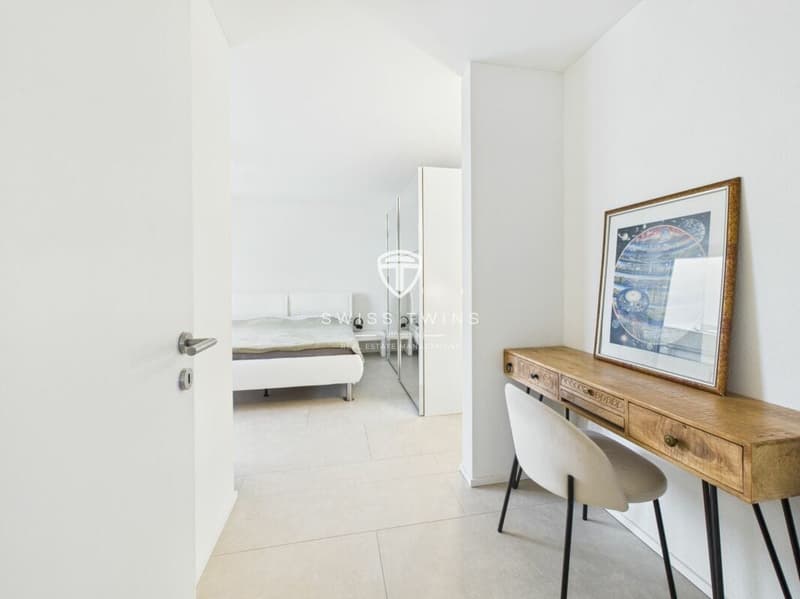 Moderne 3.5-Zimmer-Penthousewohnung mit Loggia in Zürich (11)