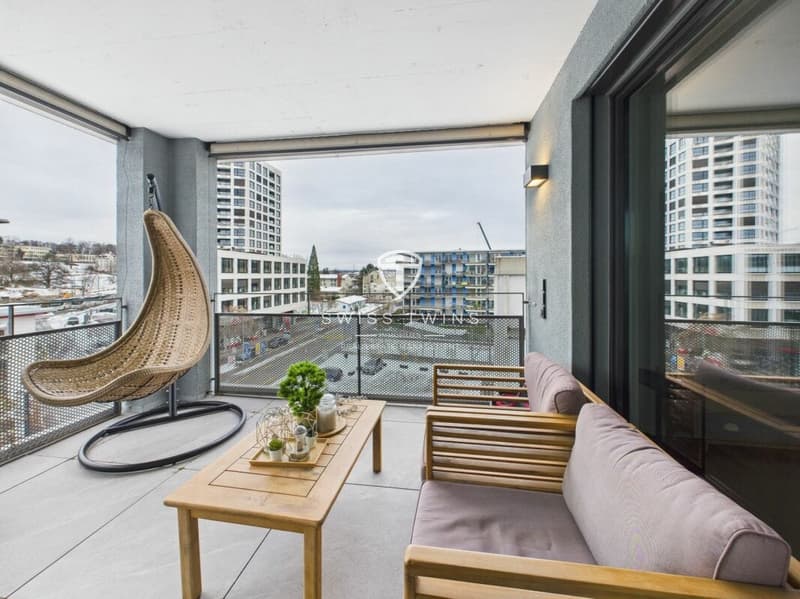 Moderne 3.5-Zimmer-Penthousewohnung mit Loggia in Zürich (4)