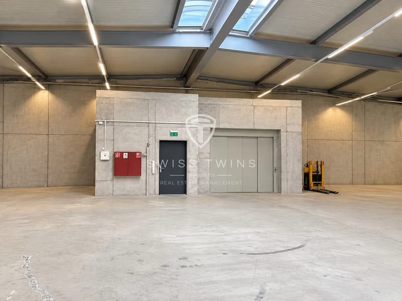 Top Gewerbestandort Oberrüti - 3'400 m² Lagerfläche mit optimaler Logistik (7)