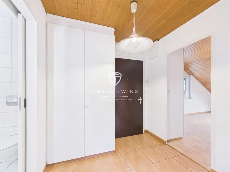 Helle 2.5-Zimmer-Dachwohnung in Zürich, frisch renoviert (2)
