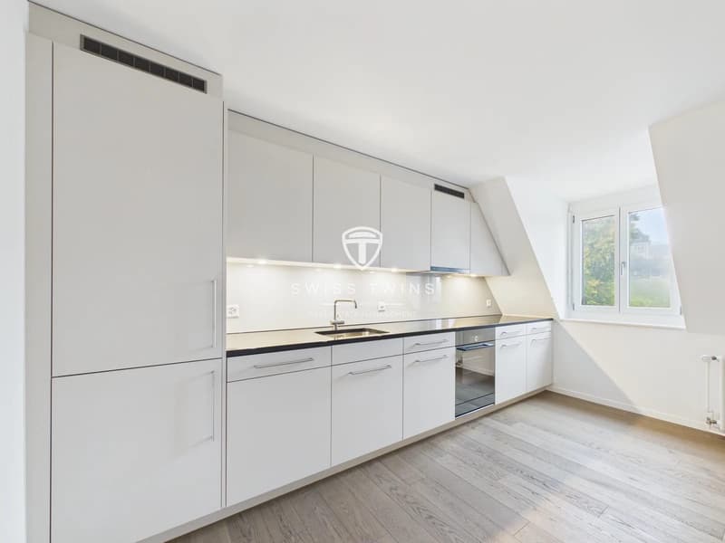 Exklusives Wohnen über den Dächern von Zürich - Stilvolle 2.5-Zimmer-Wohnung mit Terrasse (2)