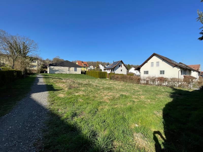 Building land with building permit for a multi-family house with 6 residential units (6)