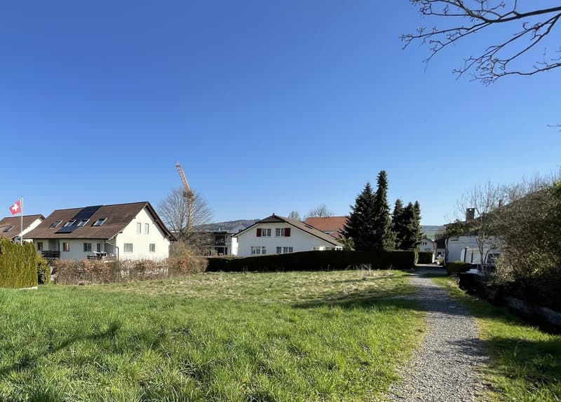Building land with building permit for a multi-family house with 6 residential units (1)