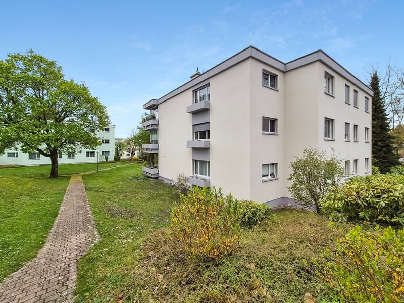 Spacious living surrounded by green spaces (4)