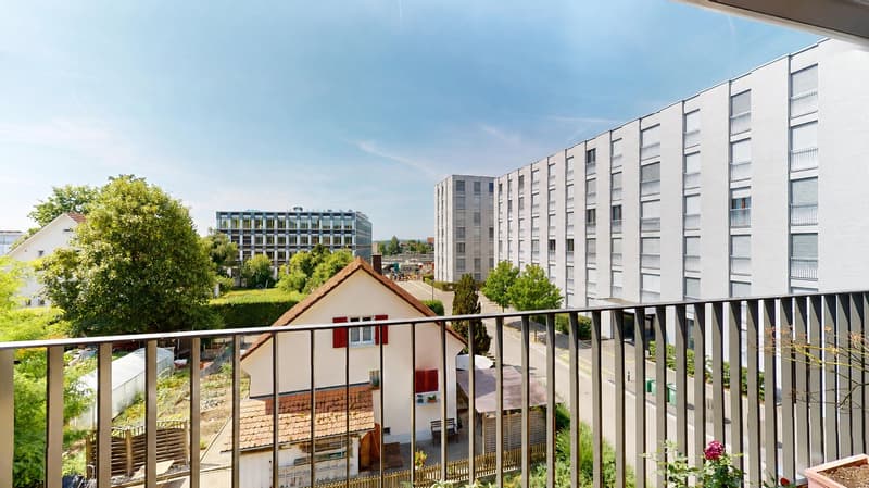 Sehr zentrale und neuwertige 4.5-Zimmer-Wohnung mit Eigentumsstandart (8)