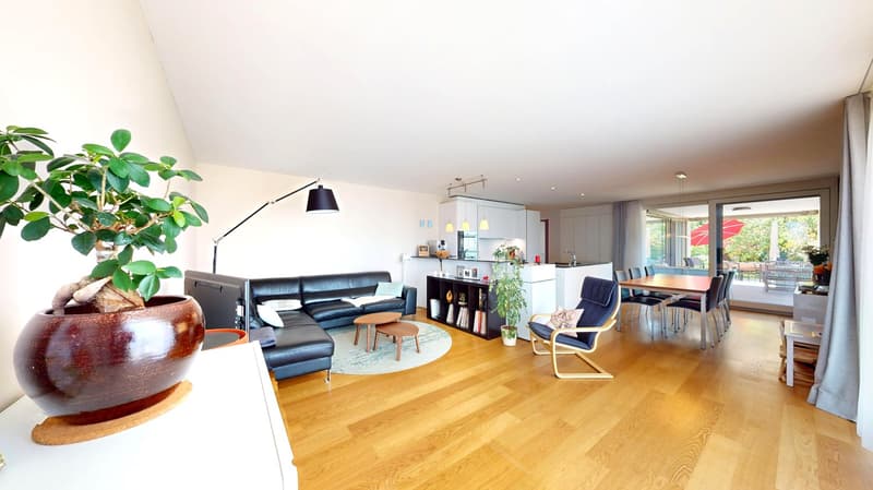 Stilvolle 4½-Zimmer Gartenwohnung mit teils Seesicht in Wädenswil (8)