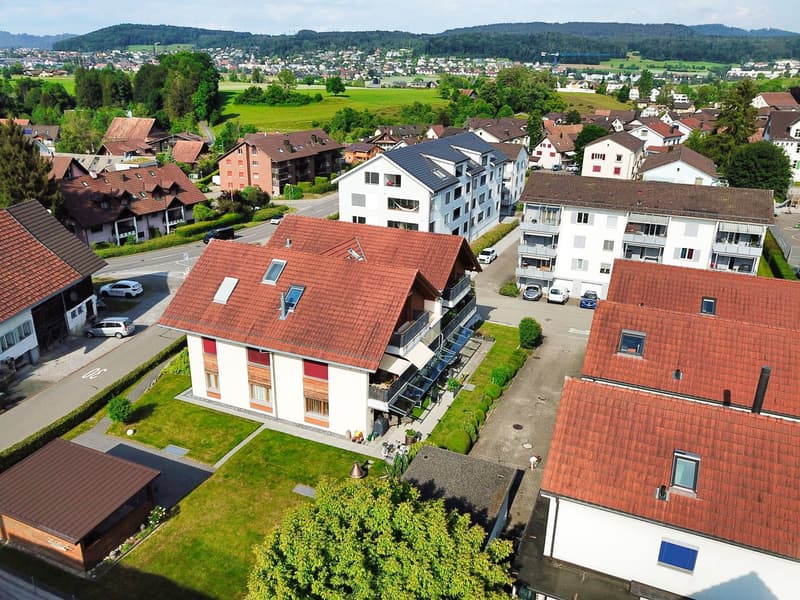 Wohnen im Grünen: Charmante 3½-Zimmer-Wohnung mit grossem Garten (3)
