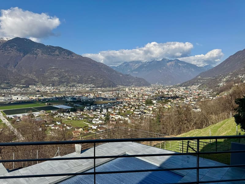 Camorino – Semi-detached house consisting of two independent apartments with stunning panoramic views and swimming pool (12)