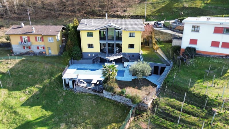 Camorino – Semi-detached house consisting of two independent apartments with stunning panoramic views and swimming pool (14)