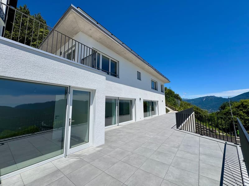 Cademario – Exclusive villa with pool and spectacular lake view (2)
