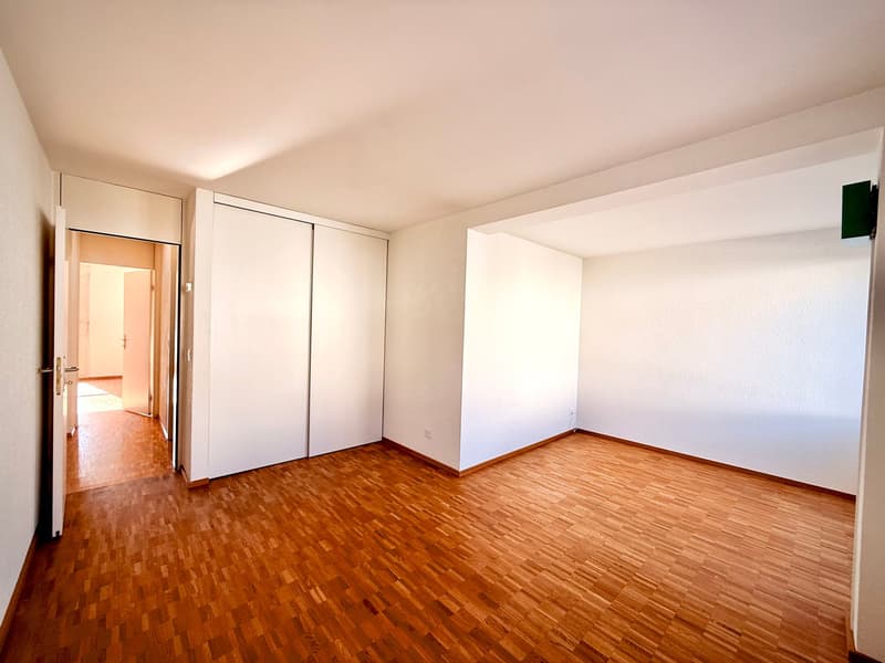 Familienfreundliches Wohnen - grosszügige 5.5-Zimmer-Maisonette mit zwei Terrassen (8)