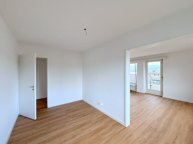 Essbereich mit Übergang zu Wohnzimmer