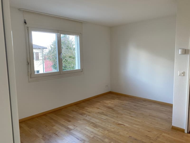 Oasi residenziale a Binningen - perfetta per l'ufficio a casa (7)