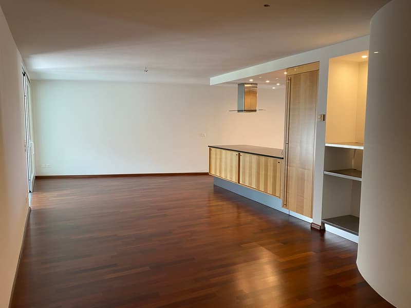 Oasi residenziale a Binningen - perfetta per l'ufficio a casa (6)