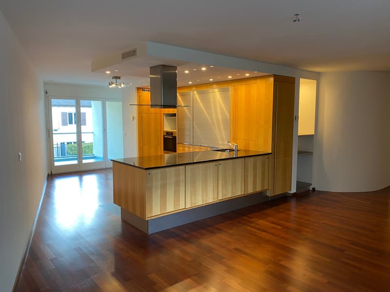 Oasi residenziale a Binningen - perfetta per l'ufficio a casa (4)