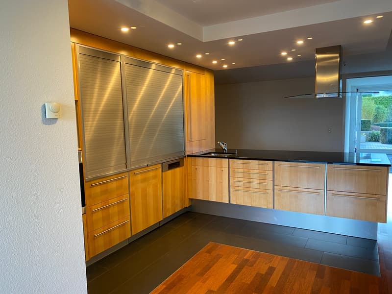 Oasi residenziale a Binningen - perfetta per l'ufficio a casa (5)
