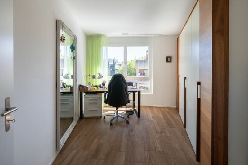 Stilvolles Wohnen mit Weitsicht - Exklusive 4.5 Zimmer Eigentumswohnung in Zollikofen (14)