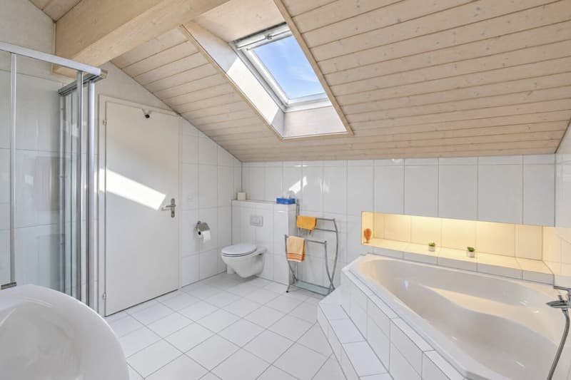 7.5 Zimmer Dach Maisonettewohnung mit 218 m² und Galerie in Bösingen (12)