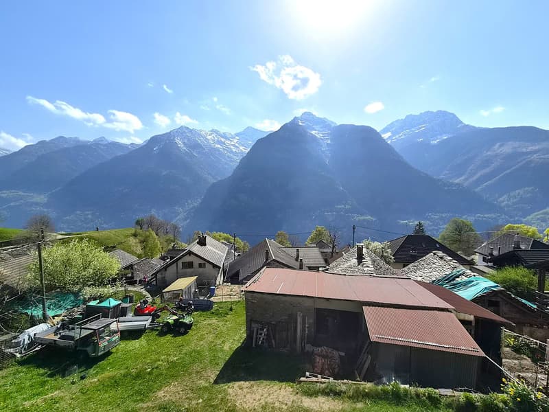 Casa con grande potenziale, anche bifamiliare, con terreno e bella vista (27)