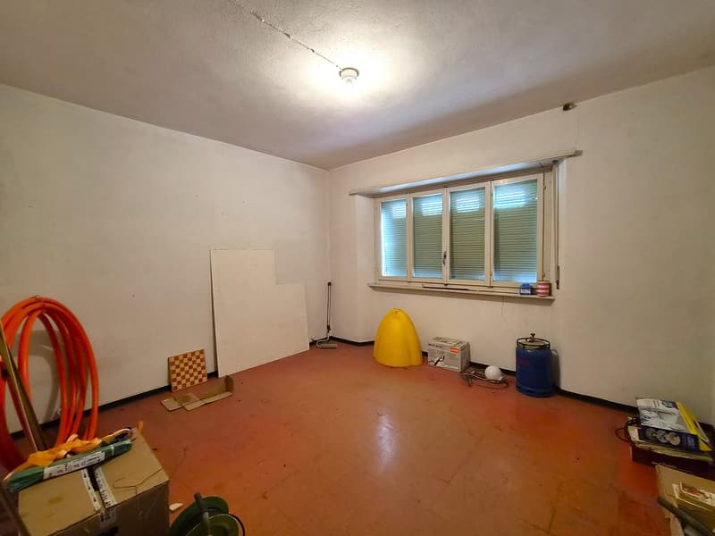 Casa con grande potenziale, anche bifamiliare, con terreno e bella vista (14)