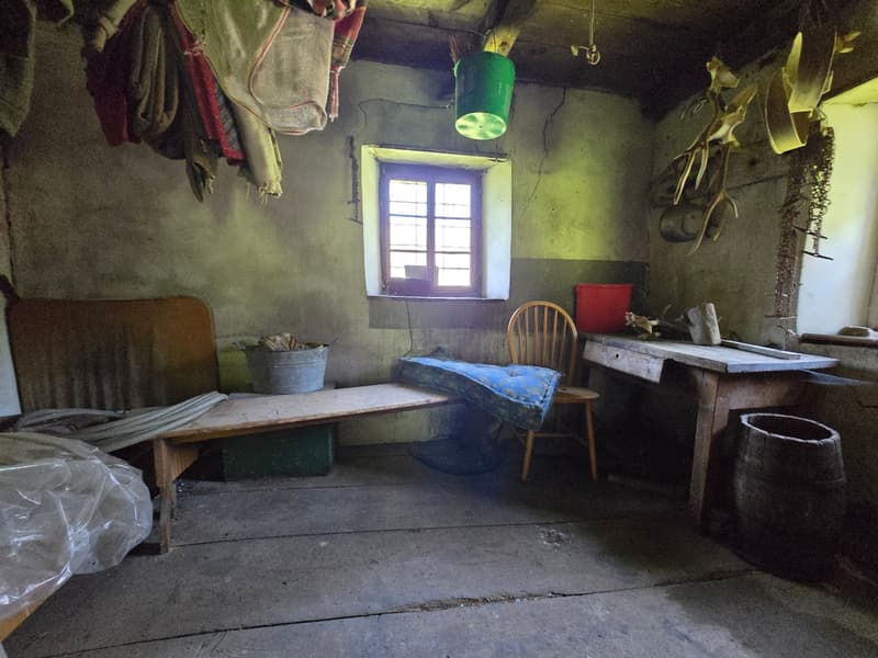 Grosser Stall zu renovieren mit Zugang, Grundstück und herrlicher Aussicht (7)