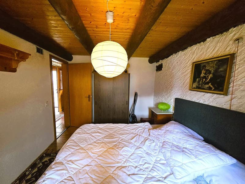 Schönes Bauernhaus in de Bergen mit Zugang und Grundstück (10)