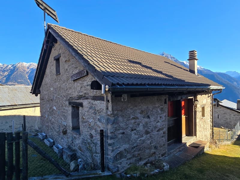 Schönes Bauernhaus in de Bergen mit Zugang und Grundstück (27)