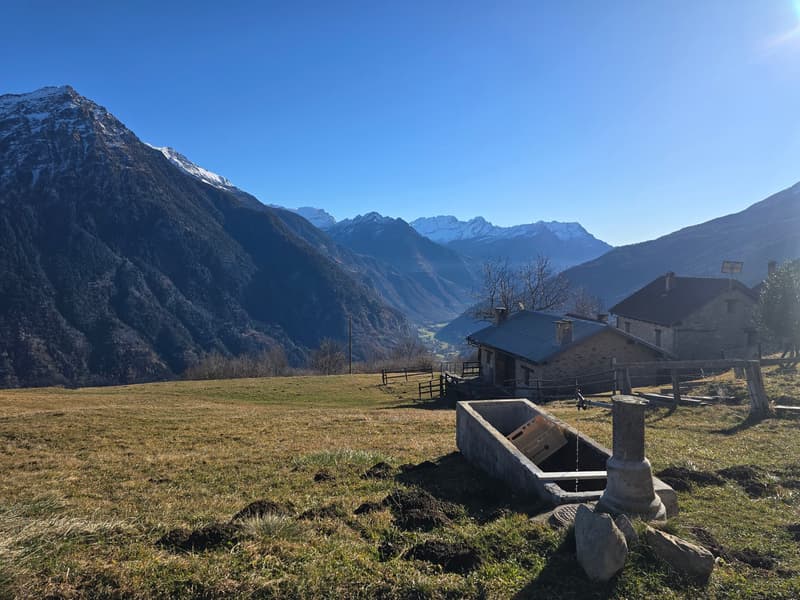 Schönes Bauernhaus in de Bergen mit Zugang und Grundstück (23)