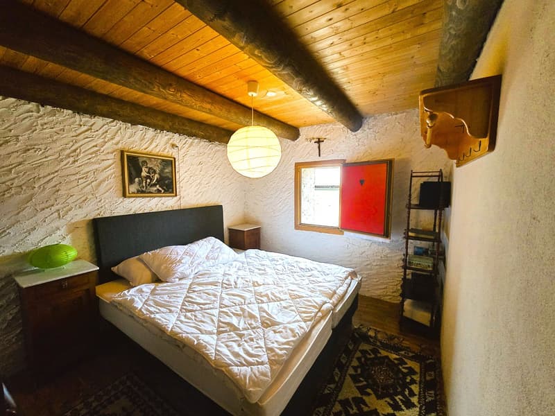 Schönes Bauernhaus in de Bergen mit Zugang und Grundstück (9)