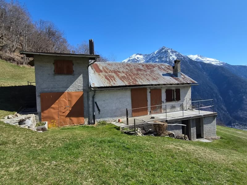 schönes Berghaus inmitten der Natur mit wunderschöner Panoramablick (4)