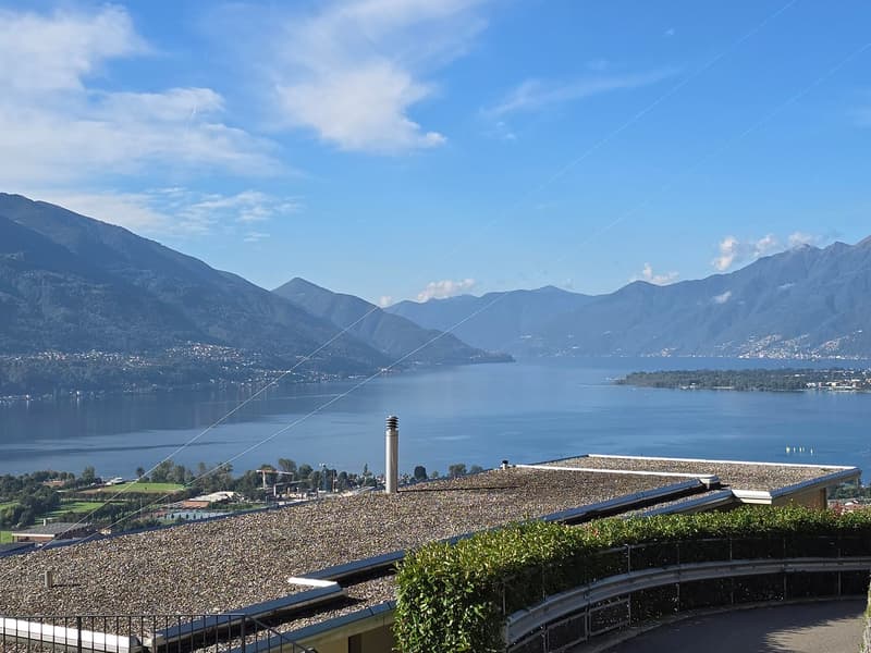 Grande proprietà con splendida vista lago panoramica e terreno edificabile (1)